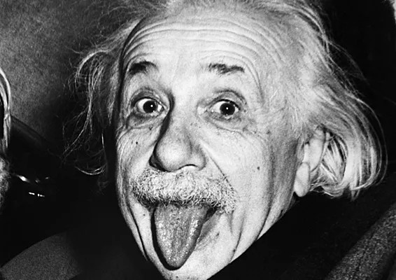 Создать мем: портрет эйнштейна, альберт эйнштейн показывает язык, эйнштейн с высунутым языком
