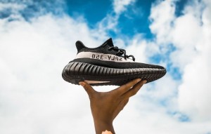 Создать мем: кроссовки adidas yeezy boost 350, adidas yeezy boost 350 v 2, yeezy boost 350