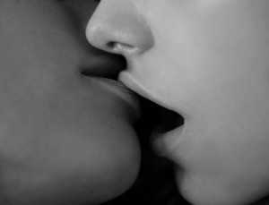 Создать мем: обычный поцелуй, красивый поцелуй, поцелуи в губы с языком