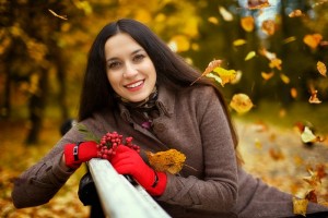 Create meme: autumn, falling leaves, autumn photo shoot
