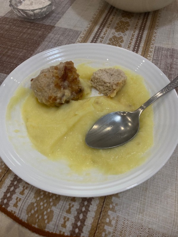 Create meme: mashed potatoes with cutlet, mashed potatoes, puree with 