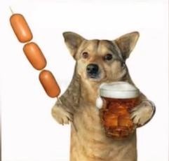 Создать мем: собака пьет пиво, собака с бокалом, собака с пивом и сосисками