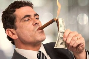 Создать мем: Прикуривает сигару от доллара
