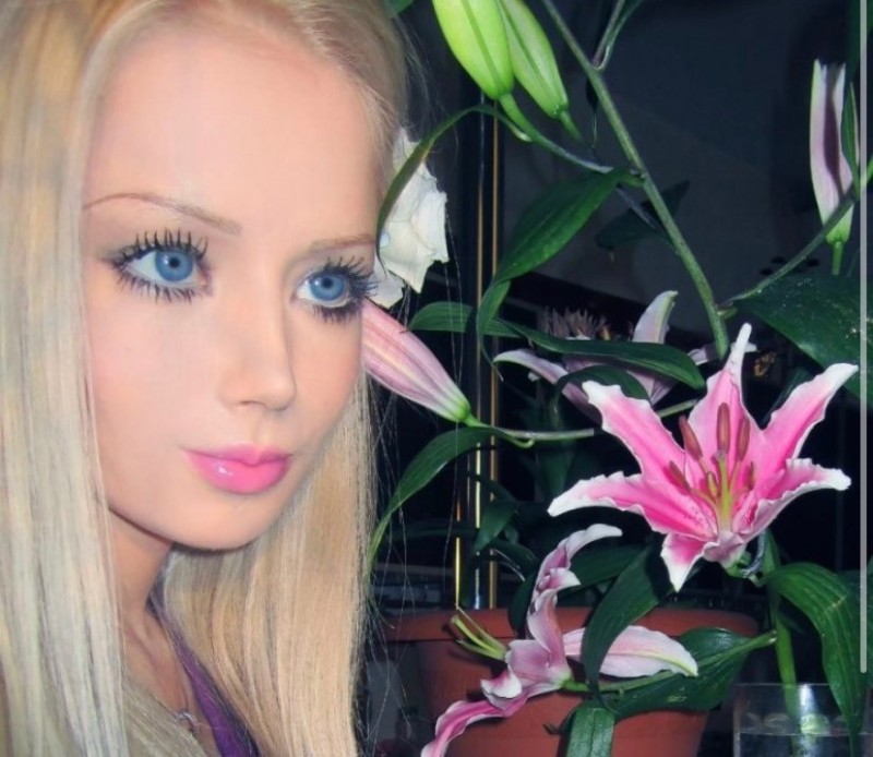 Create meme: live barbie, valeria lukyanova barbie doll, live barbie valeria lukyanova