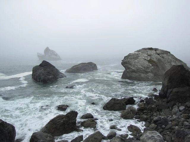 Создать мем: пейзаж фотография, море в тумане, море берег