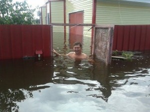 Создать мем: на речке, подтопление, демотиватор потоп