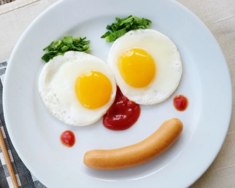 Создать мем: яичница завтрак, яичница красивая, яичница из 2 яиц