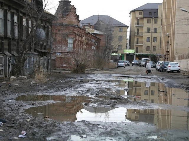 Create meme: dirty city, the dirtiest city, russia slums