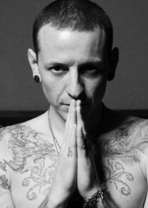 Создать мем: вечер памяти, linkin park, честер беннингтон биография