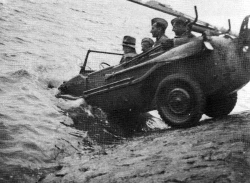 Create meme: schwimwagen world War II, amphibious cars vw schwimmwagen 1942, amphibious vehicle