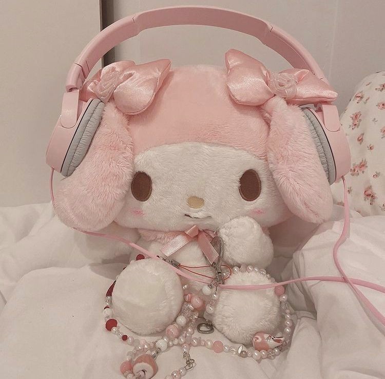 Create meme: my melody, pink headphones, my melody hello kitty