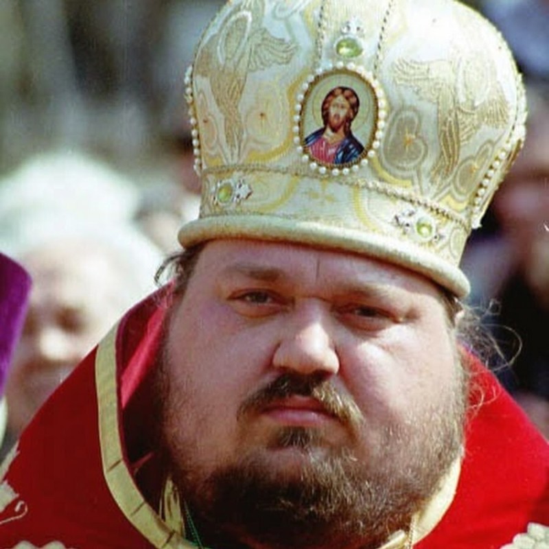 Создать мем: жирный священник, церковный поп, русская православная церковь