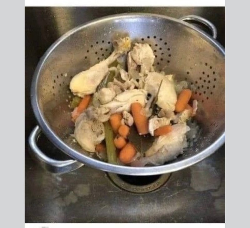 Create meme: failures in the kitchen, stewing sauerkraut in a saucepan, an unusual dish