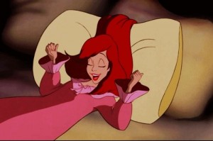 Создать мем: типичная девушка, ариэль спит, диснеевские принцессы