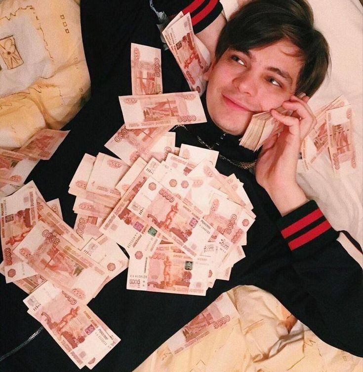 Create meme: guy , a lot of money , A rapper with money