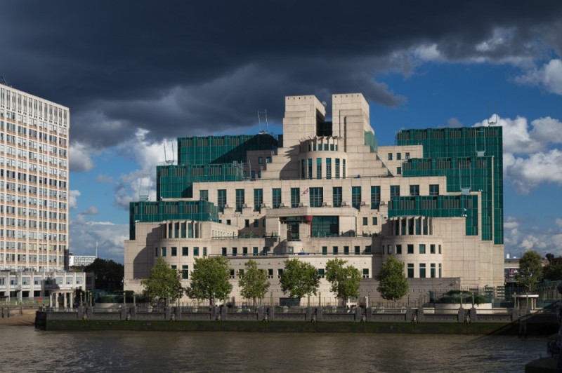 Создать мем: здание mi6 в лондоне, ми 6 британская разведка, ми 6 разведка