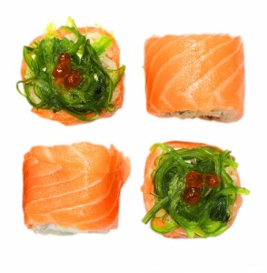Создать мем: суши, smoked salmon, сашими лосось