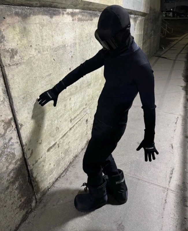 Create meme: Daredevil Netflix black suit, Spider-Man Noir costume, Spider-man in a black suit