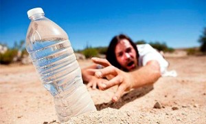 Создать мем: жажда воды, пластиковая бутылка, пластиковая бутылка с водой