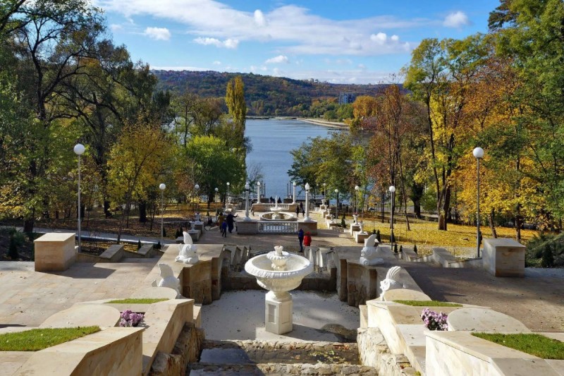 Create meme: Chisinau attractions valea morilor gardens, Moldova is the capital of Chisinau, view of the park