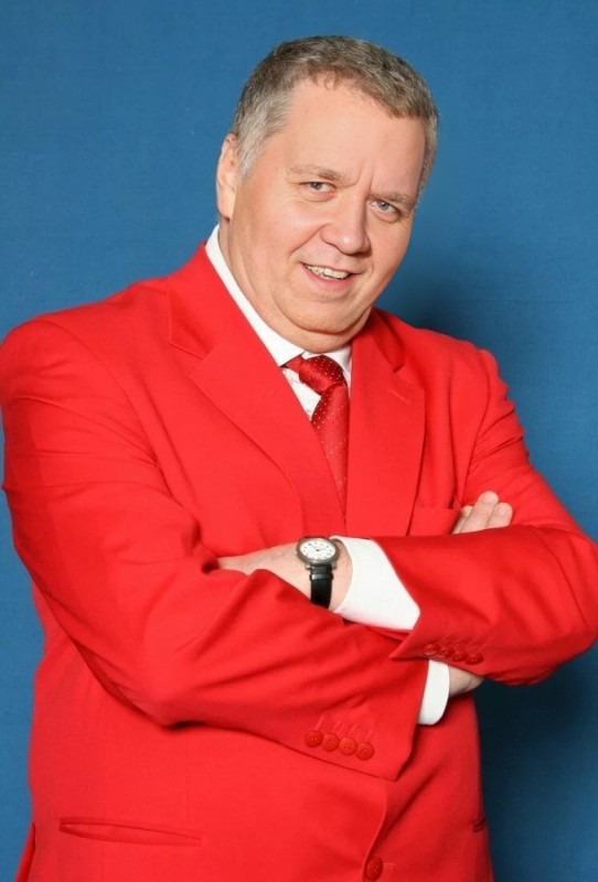 Create meme: portrait of Zhirinovsky, Zhirinovsky in a red jacket, Zhirinovsky Vladimir Volfovich