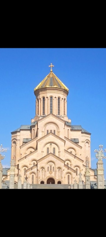 Create meme: cathedral, Holy Trinity Cathedral in Tbilisi, samoeba