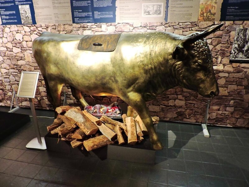 Create meme: The copper bull of Phalaris, Bull Falarida Museum, bull of phalaris