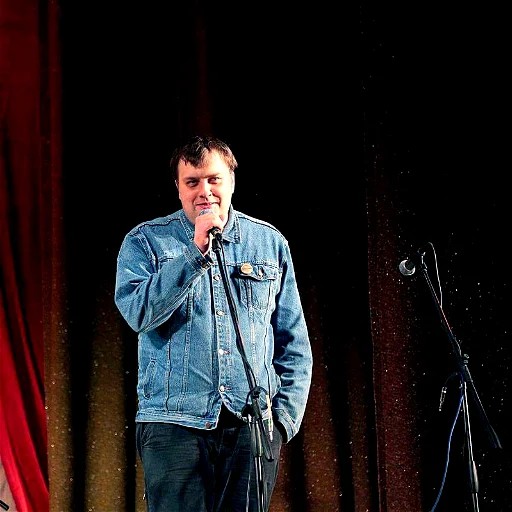 Создать мем: виктор комаров stand up семья, наручники, человек