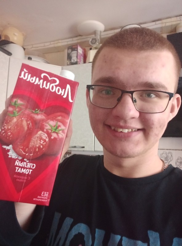 Create meme: juice favorite garden tomato 0.95 l, favorite tomato juice, favorite juice