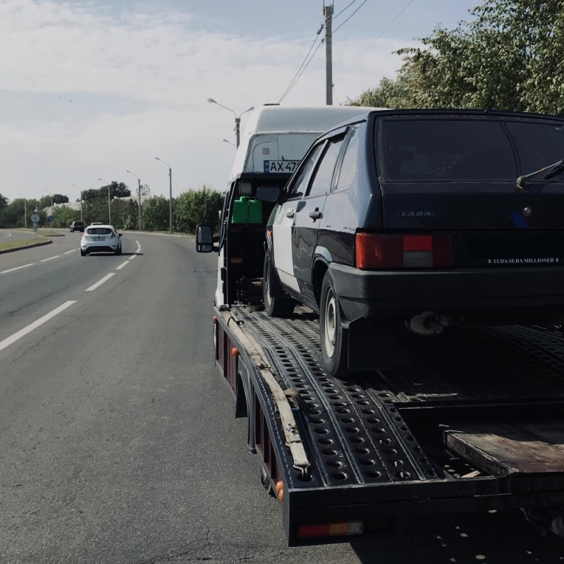 Create meme: VAZ 2114 on a tow truck, lada vaz 2109, vaz 2109 capsule