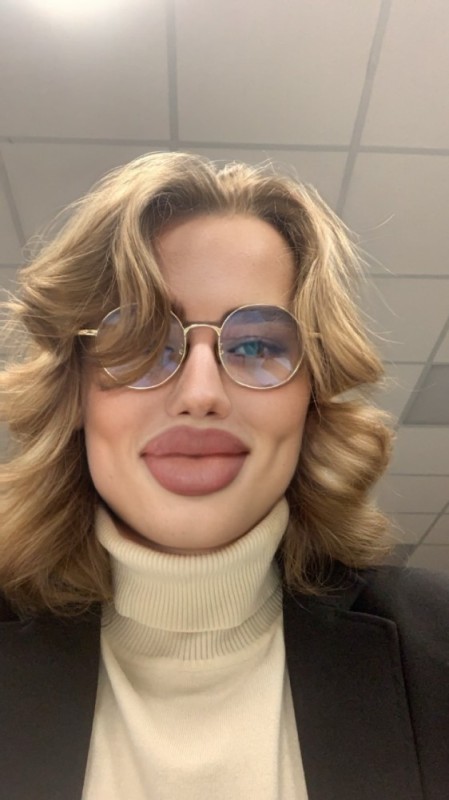 Create meme: woman , huge lips, lips tp