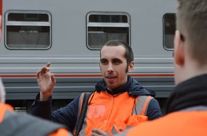 Создать мем: машинист проводник на жд транспорте, Владимир Машков, фото машиниста поезда