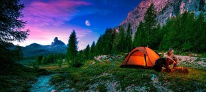 Создать мем: поход на природу, туристическая палатка на природе, горы палатка