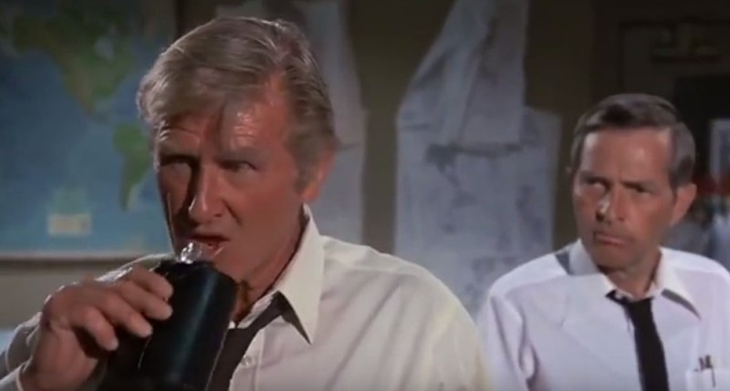 Create meme: I chose a bad week to stop drinking, Bad day airplane, Lloyd bridges airplane