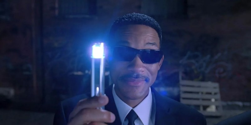 Create meme: Will Smith men in black flash, Men in black erases memory, will Smith erases memory