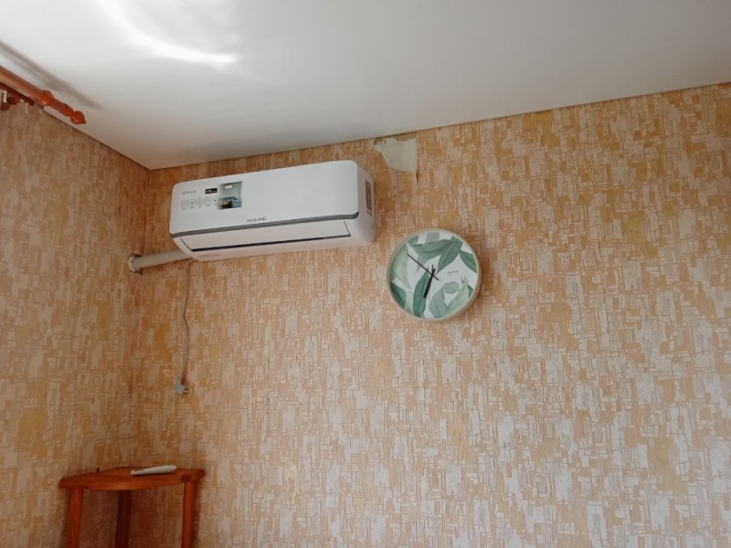 Create meme: outdoor air conditioning, air conditioning ballou, installing an air conditioner