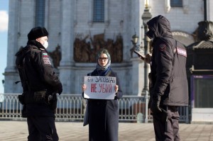 Создать мем: женщины полицейские, полицейский, сотрудник полиции