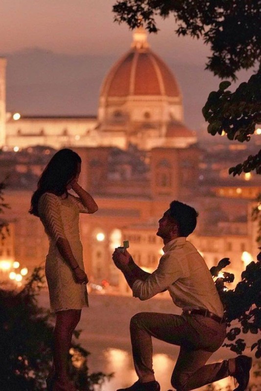 Create meme: lovers in Rome, offer hands and hearts , a beautiful marriage proposal