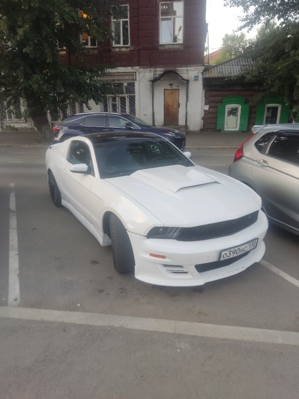 Create meme: ford mustang , white ford mustang, ford mustang 2008 eleanor