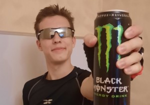 Создать мем: энергетический напиток monster energy vr46, энергетический напиток "black monster energy the doctor" 0.449 ж/б, блэк монстер энергетик