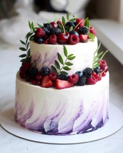 Создать мем: торт красивый, ягодный торт, свадебный торт с ягодами