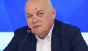 Create meme: Beaten Kiselev, Kiselev, Crimea