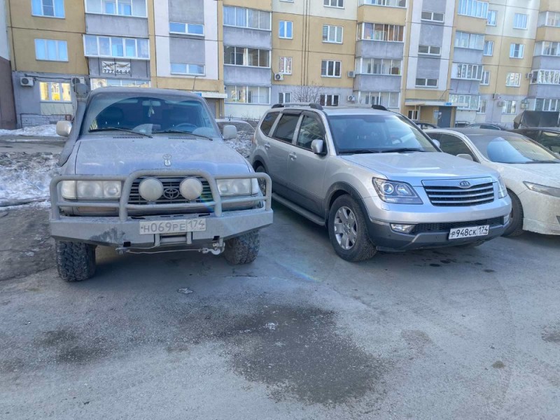 Создать мем: Kia Mohave (Borrego), toyota land cruiser 2000, тойота ленд крузер 2000