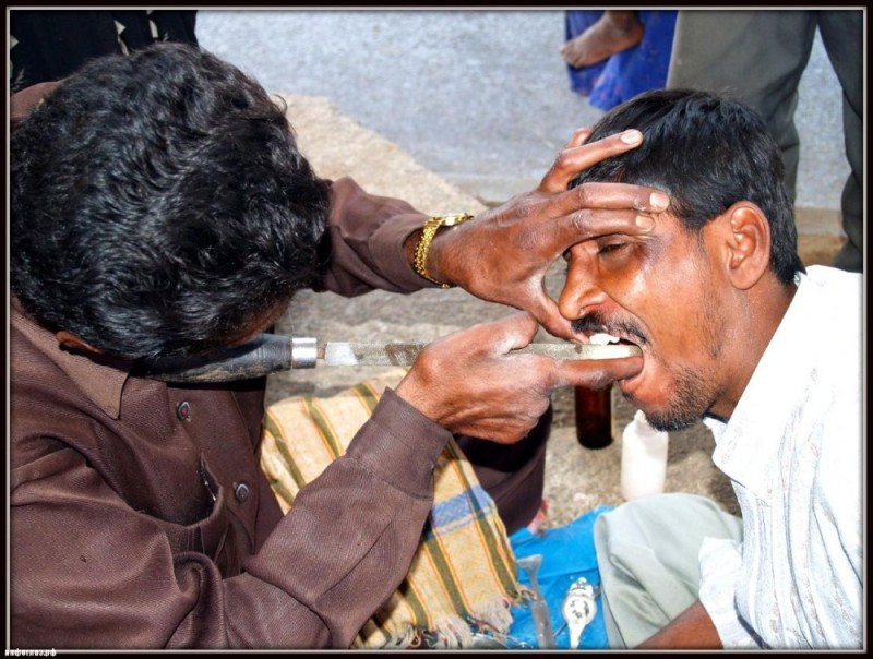 Create meme: dentistry in India on the street, dentist in India, local Hindu dentists