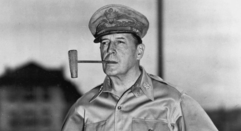 Create meme: Douglas MacArthur, Robert MacArthur, Douglas MacArthur kaiserreich