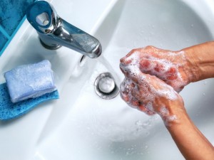 Создать мем: мытьё, мытье рук, мыть руки с мылом