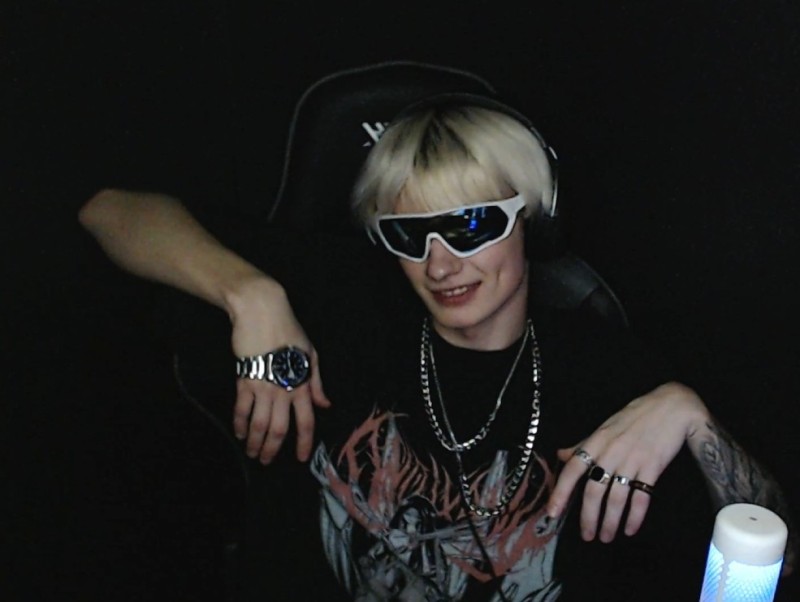 Create meme: guy , plohoyparen streamer, bexey rapper