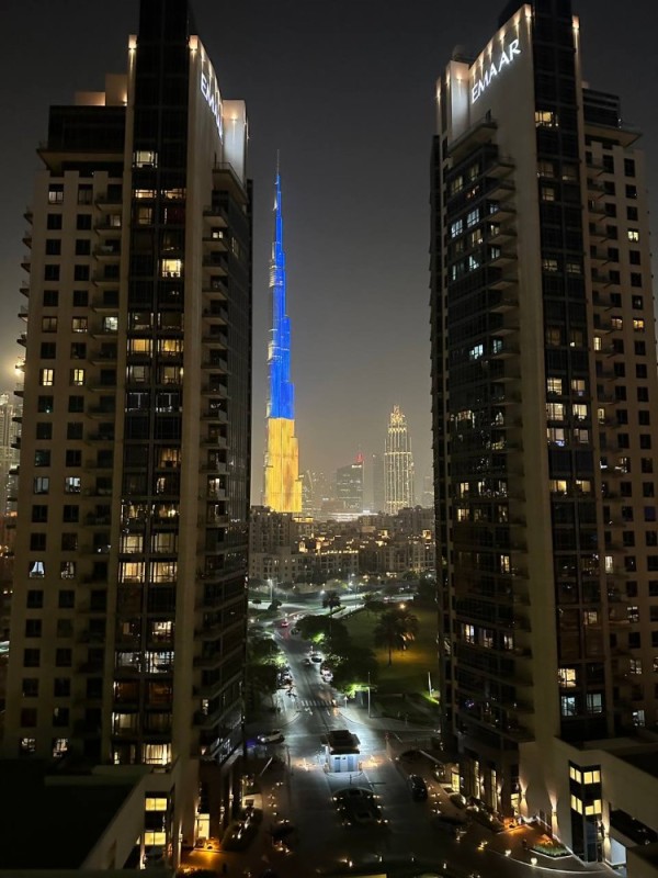 Create meme: dubai burj khalifa with r, dubai burj khalifa, skyscraper in dubai