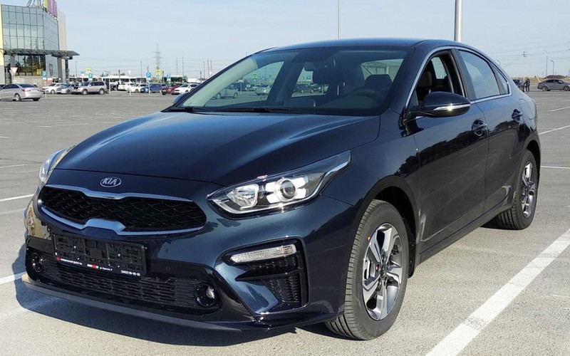 Создать мем: Kia Optima III Рестайлинг, kia cerato 2019, kia cerato gt line 2020 черный