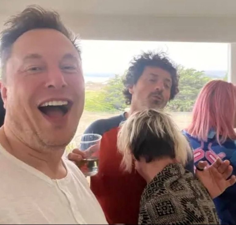 Create meme: elon musk, Elon Musk and Brin's wife, musk denies romance rumors with wife of google co-founder.